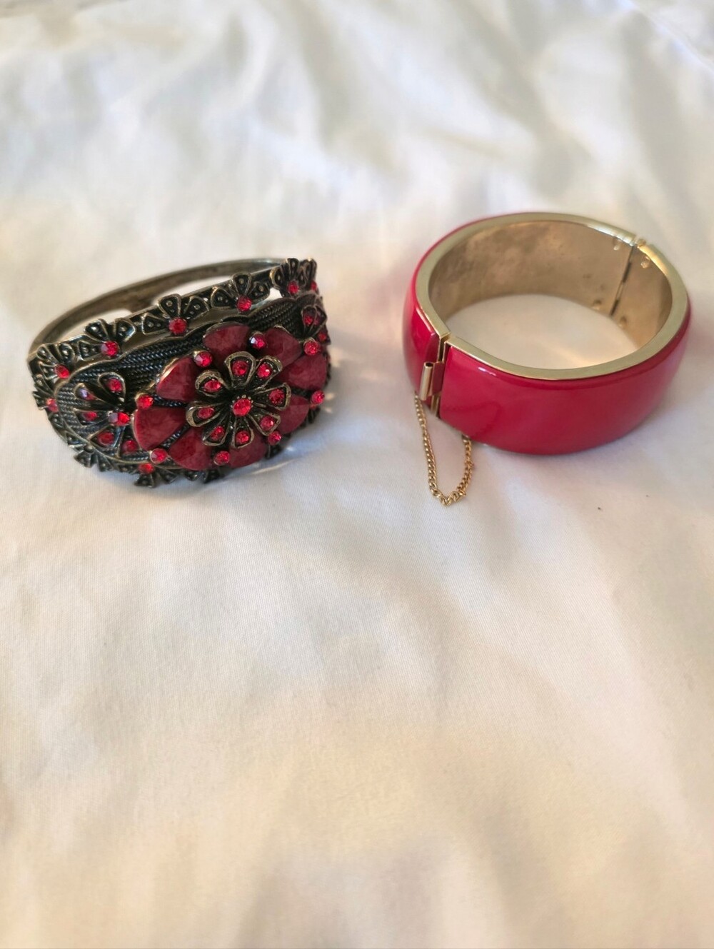Red Floral and Enamel Bangle Bracelet Set
